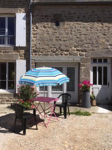 Entre Roches Et Marees Bed & Breakfast Montfarville Bagian luar foto